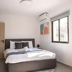 Telmar Escape House
